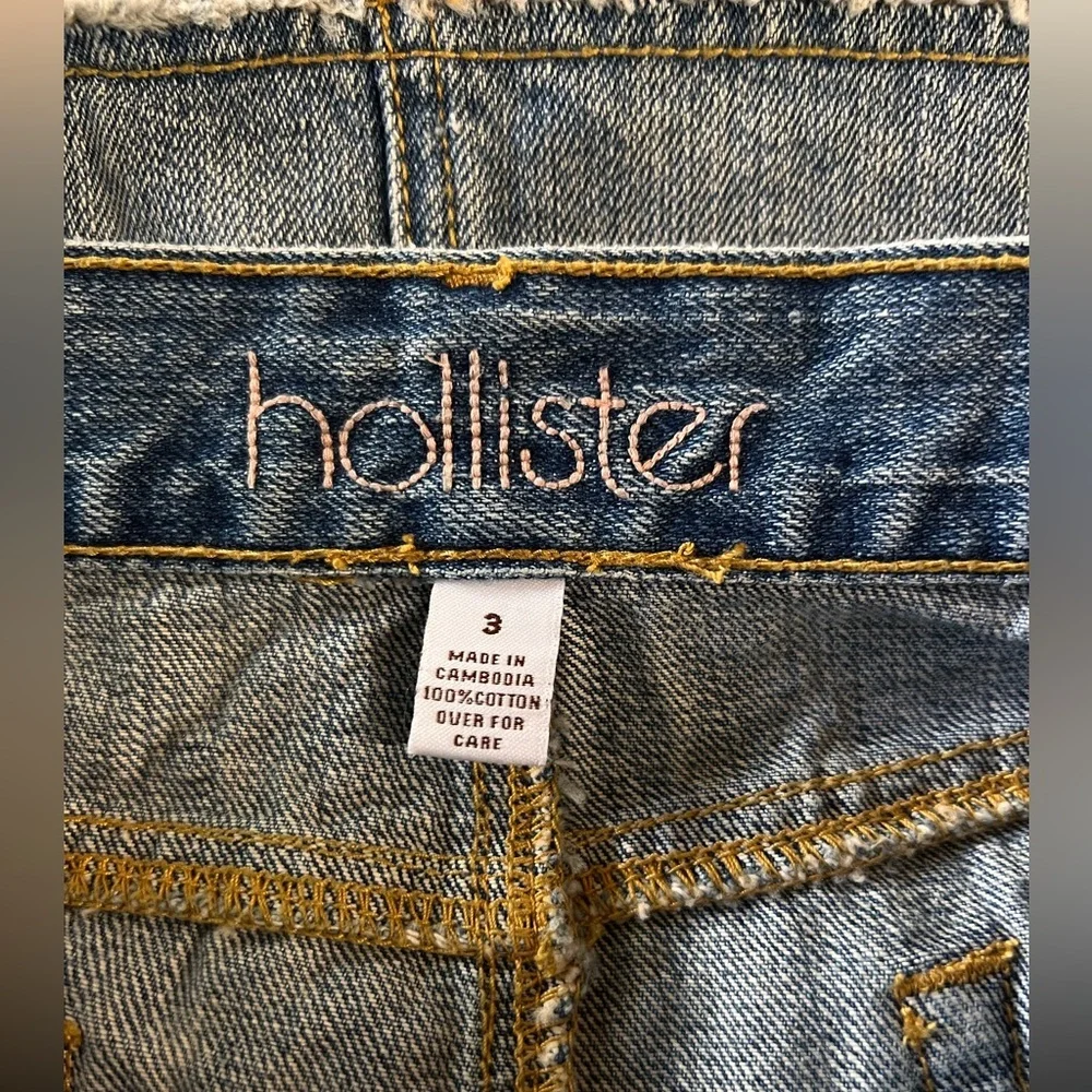 Hollister Womens Denim Mini Skirt Size 3 Medium Wash Raw Hem Y2K Low Rise Cotton